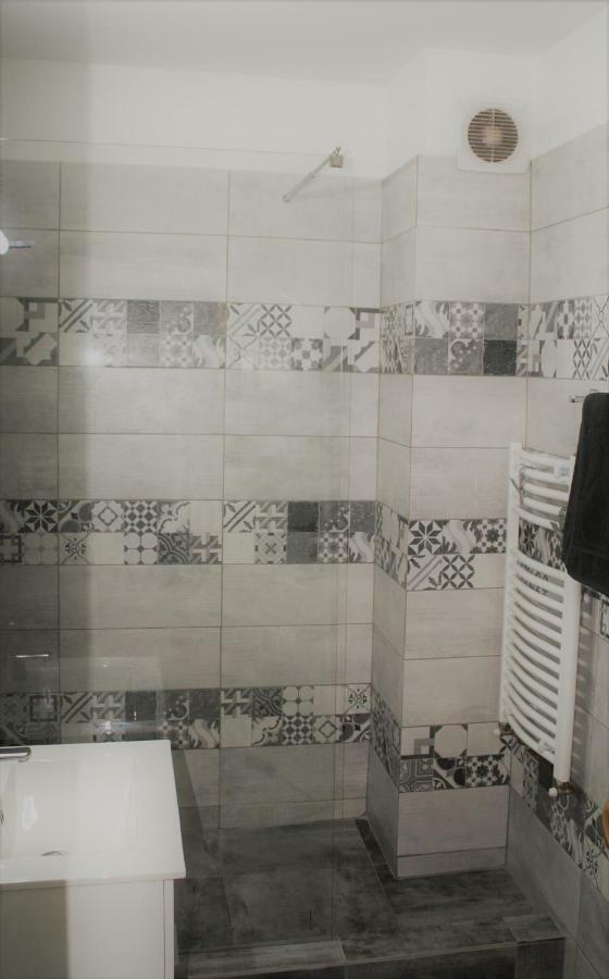 Casa Peterfi - Apartment With 3 Bedrooms And Spacious Living Room Târgu-Mureş 外观 照片